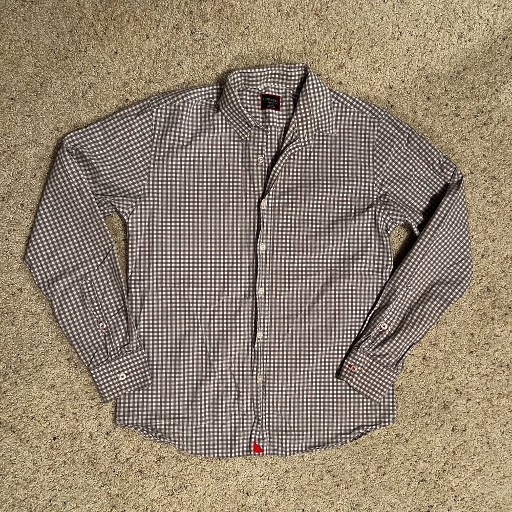 Untuckit slim fit shirt size Medium